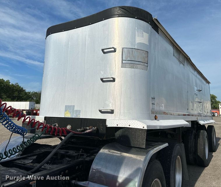 image for item DS2060 2000 Vantage  end dump trailer