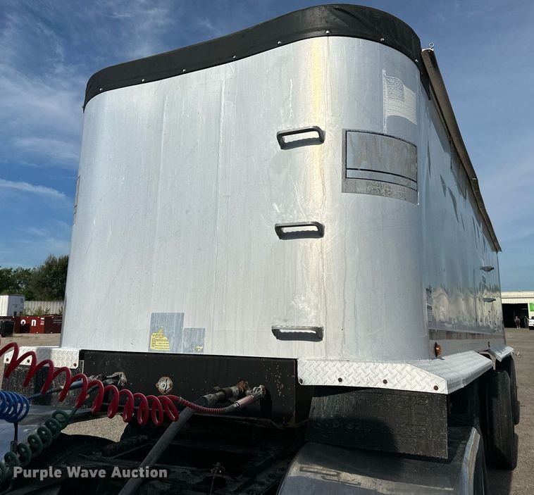 image for item DS2060 2000 Vantage  end dump trailer
