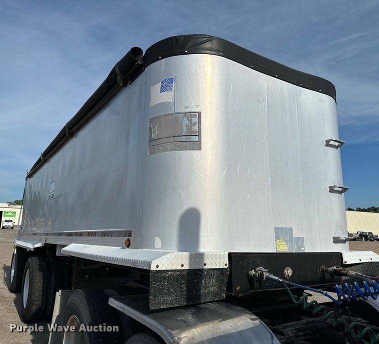 image for item DS2060 2000 Vantage  end dump trailer