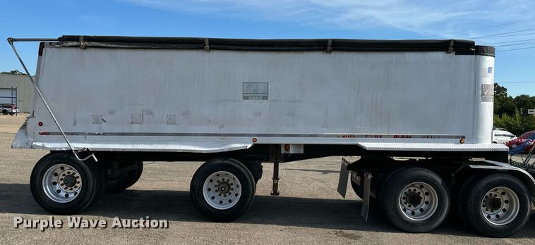 image for item DS2060 2000 Vantage  end dump trailer