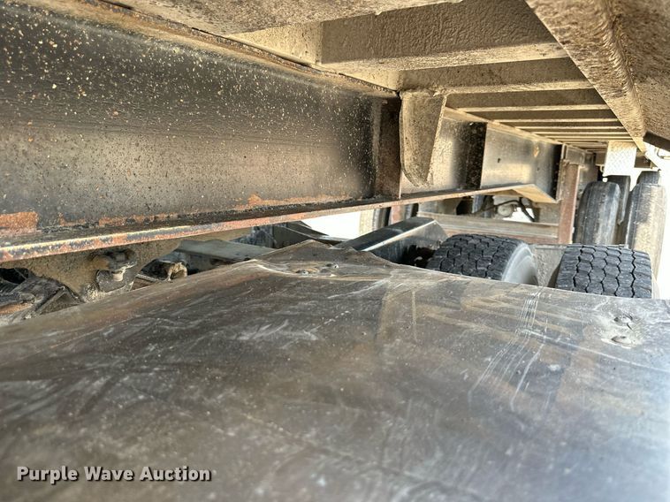 image for item DS2060 2000 Vantage  end dump trailer