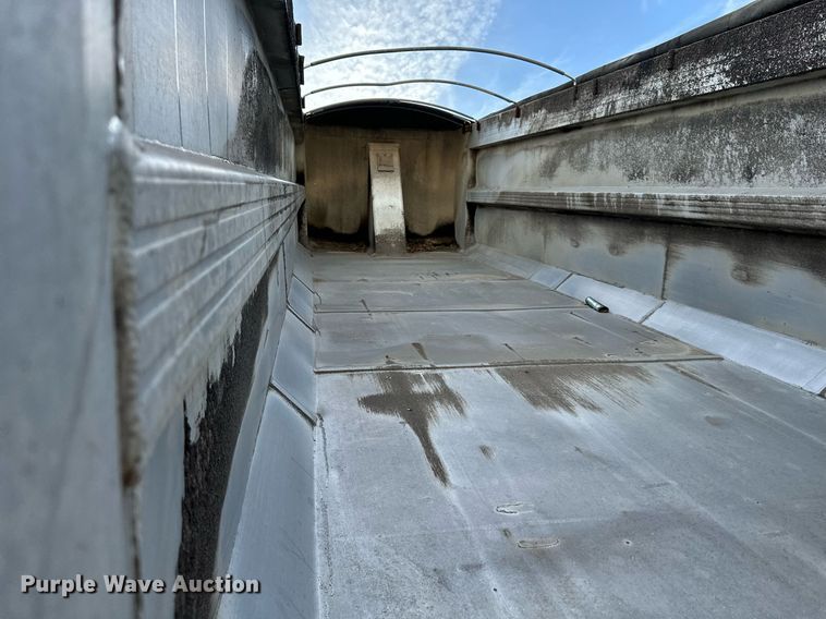 image for item DS2060 2000 Vantage  end dump trailer