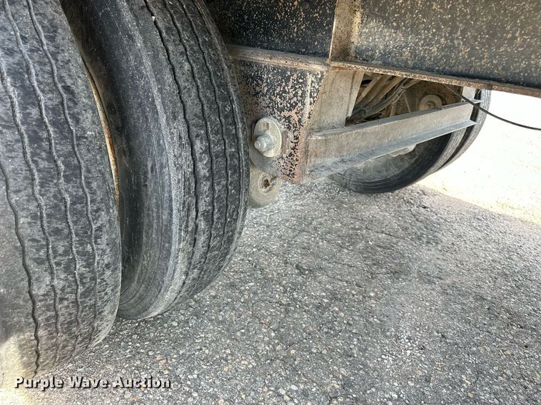 image for item DS2060 2000 Vantage  end dump trailer