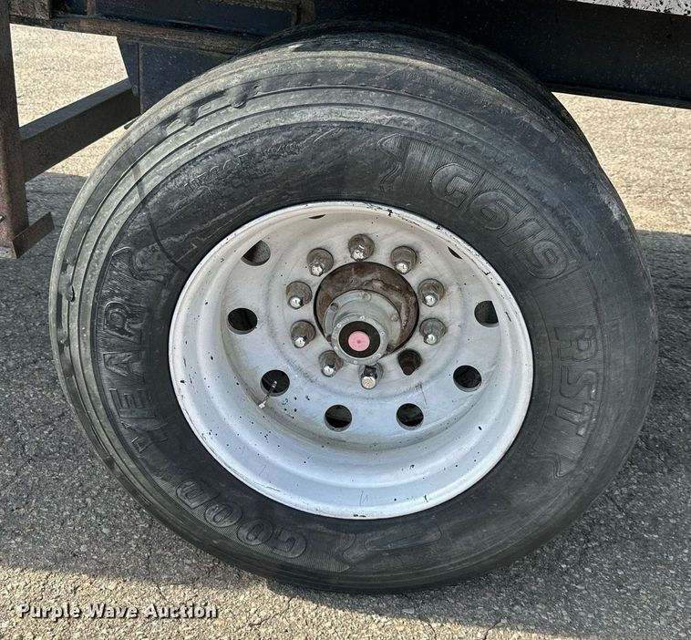 image for item DS2060 2000 Vantage  end dump trailer