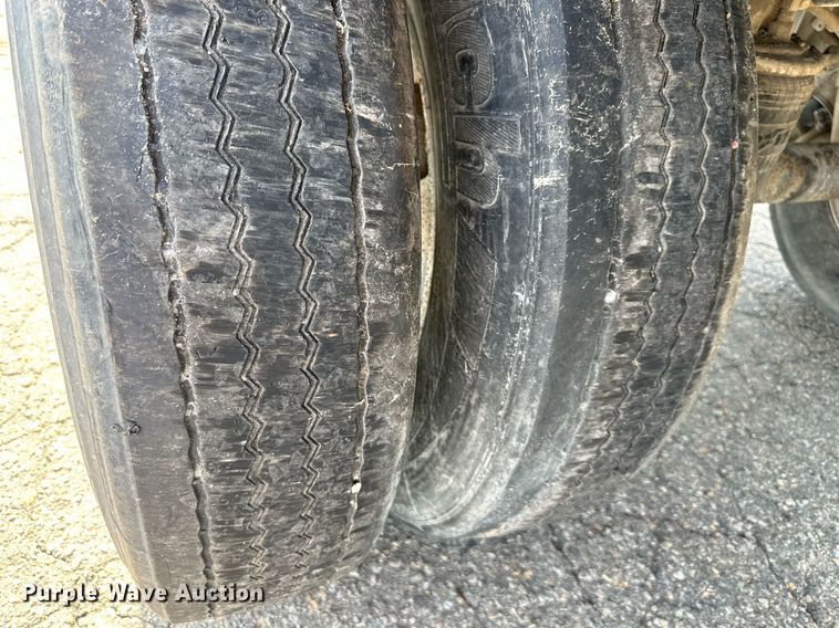 image for item DS2060 2000 Vantage  end dump trailer