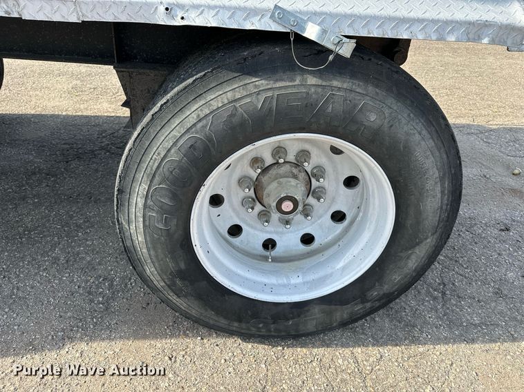 image for item DS2060 2000 Vantage  end dump trailer