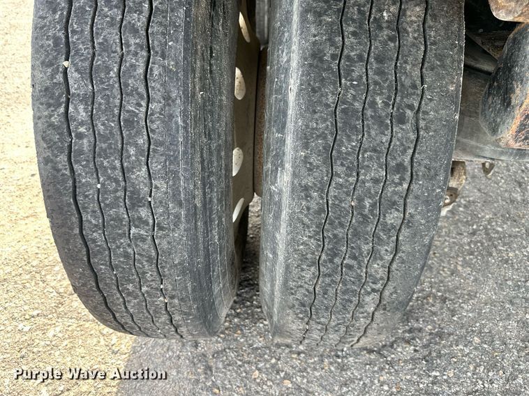 image for item DS2060 2000 Vantage  end dump trailer