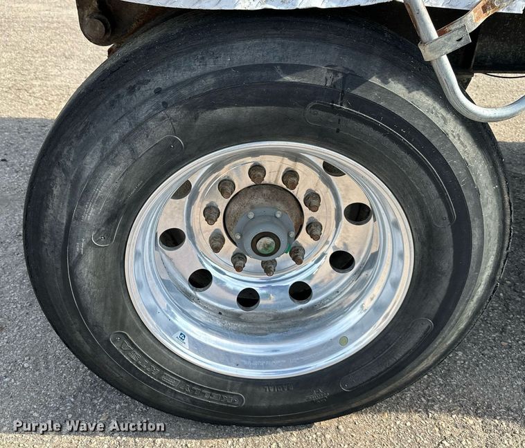 image for item DS2060 2000 Vantage  end dump trailer