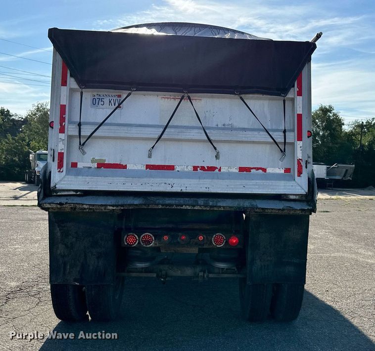 image for item DS2061 1996 Vantage  end dump trailer