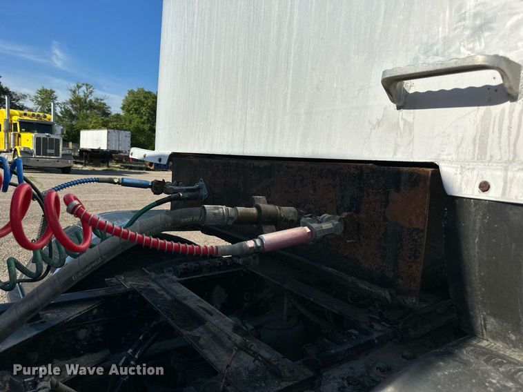 image for item DS2061 1996 Vantage  end dump trailer