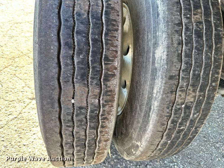 image for item DS2061 1996 Vantage  end dump trailer