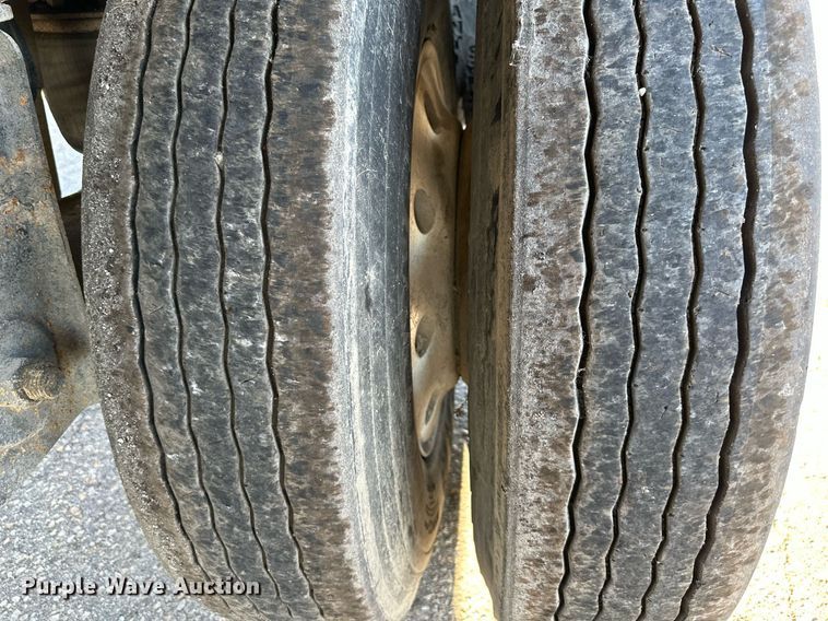 image for item DS2061 1996 Vantage  end dump trailer