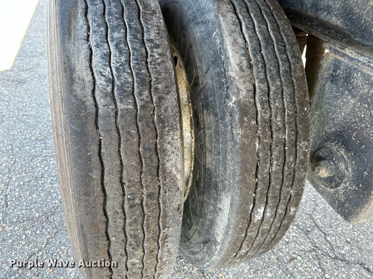 image for item DS2061 1996 Vantage  end dump trailer