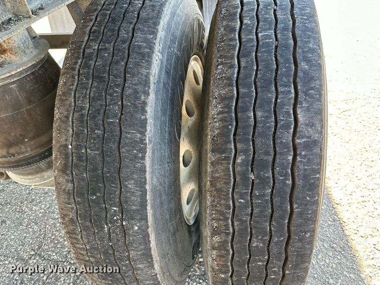 image for item DS2061 1996 Vantage  end dump trailer