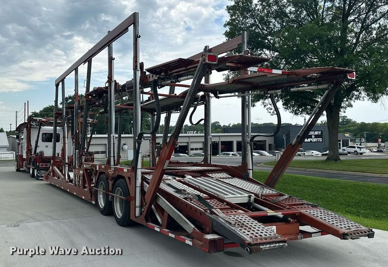 image for item DS2115 2016 Peterbilt 389  car carrier truck with car carrier trailer