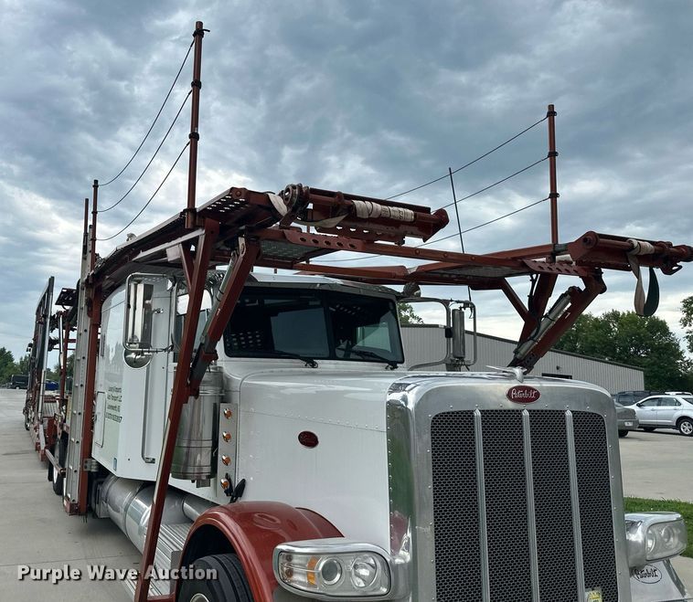 image for item DS2115 2016 Peterbilt 389  car carrier truck with car carrier trailer