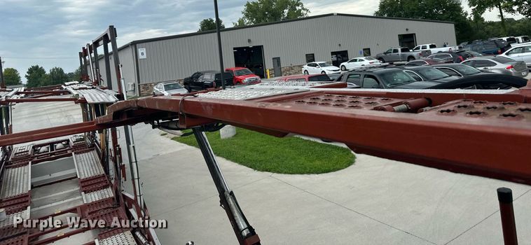 image for item DS2115 2016 Peterbilt 389  car carrier truck with car carrier trailer