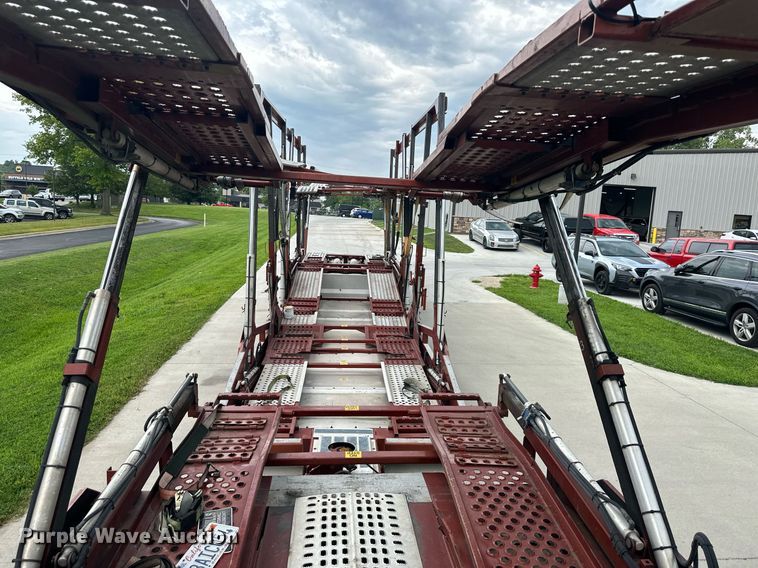 image for item DS2115 2016 Peterbilt 389  car carrier truck with car carrier trailer