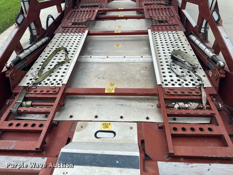 image for item DS2115 2016 Peterbilt 389  car carrier truck with car carrier trailer