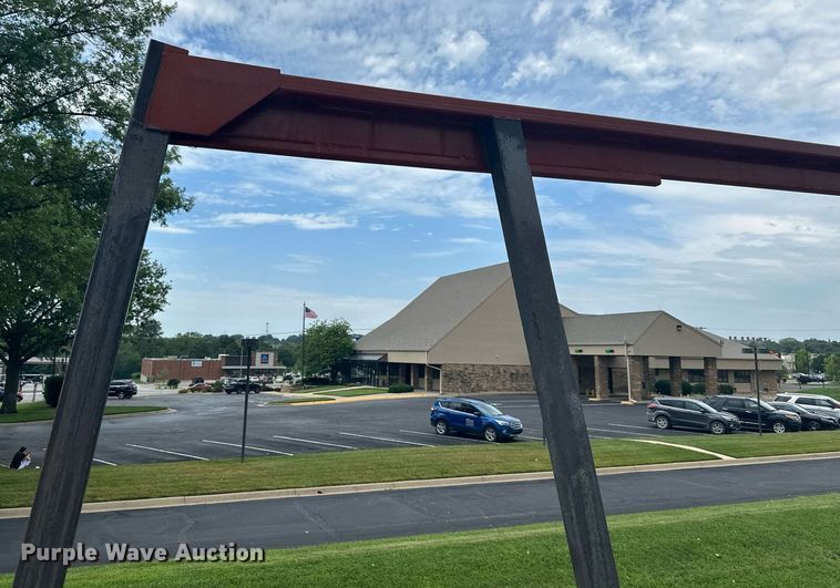 image for item DS2115 2016 Peterbilt 389  car carrier truck with car carrier trailer