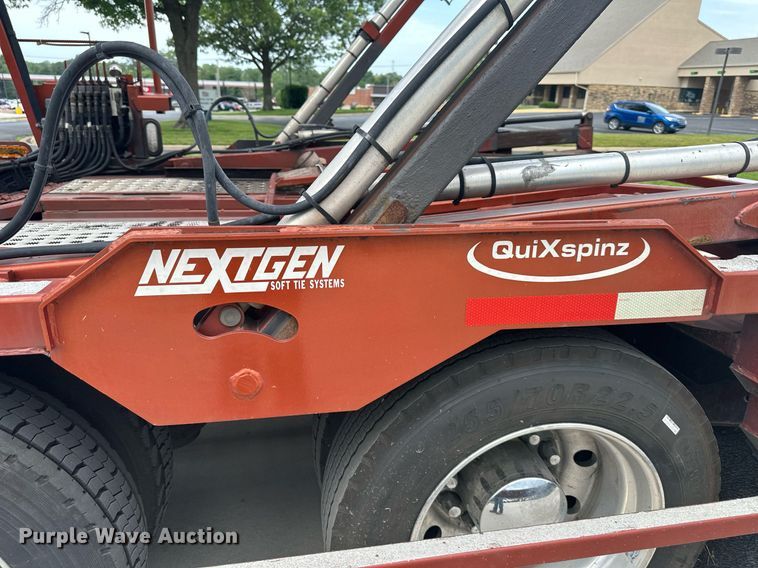 image for item DS2115 2016 Peterbilt 389  car carrier truck with car carrier trailer