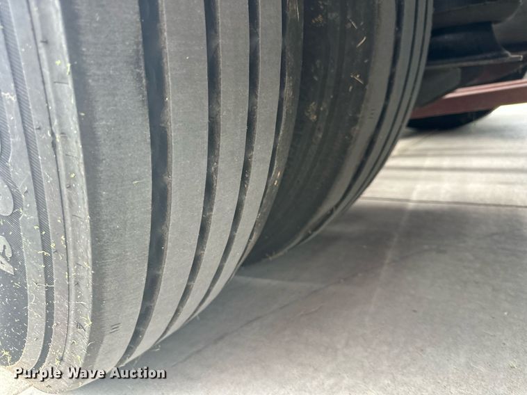 image for item DS2115 2016 Peterbilt 389  car carrier truck with car carrier trailer