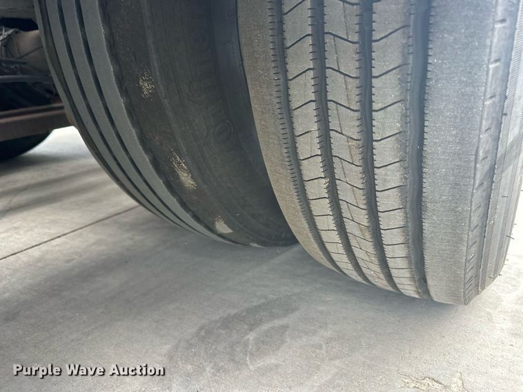 image for item DS2115 2016 Peterbilt 389  car carrier truck with car carrier trailer