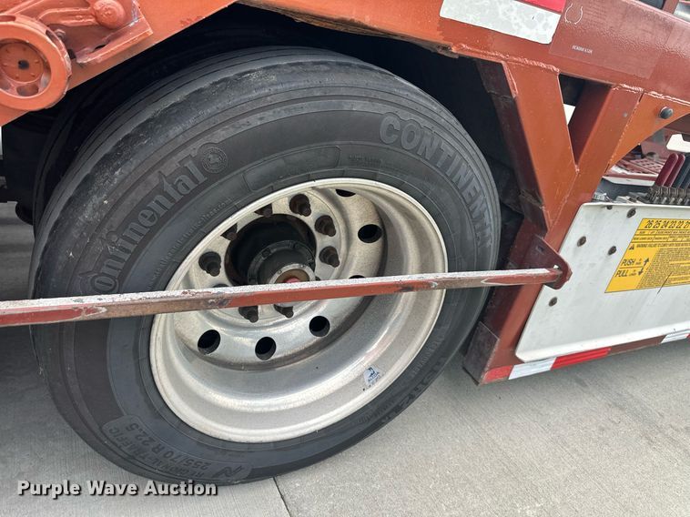 image for item DS2115 2016 Peterbilt 389  car carrier truck with car carrier trailer