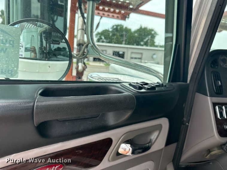 image for item DS2115 2016 Peterbilt 389  car carrier truck with car carrier trailer