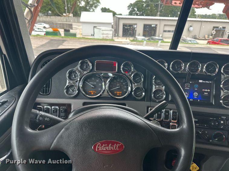 image for item DS2115 2016 Peterbilt 389  car carrier truck with car carrier trailer