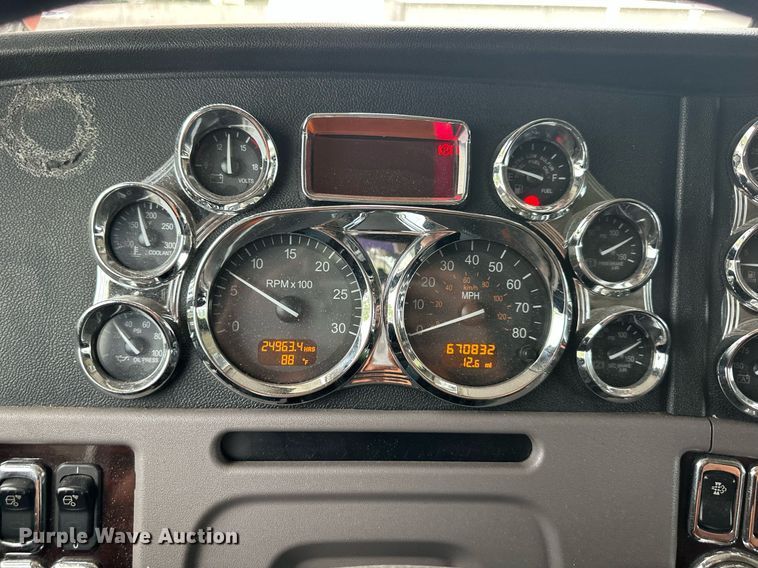 image for item DS2115 2016 Peterbilt 389  car carrier truck with car carrier trailer