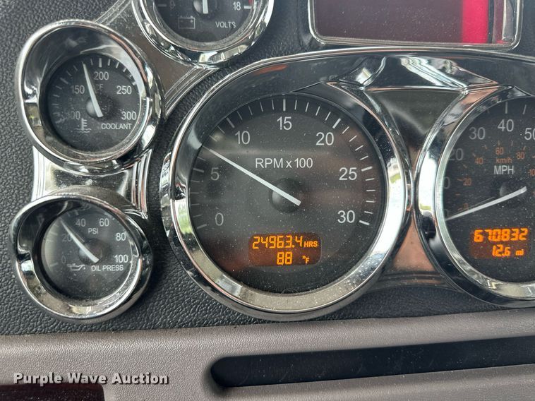 image for item DS2115 2016 Peterbilt 389  car carrier truck with car carrier trailer