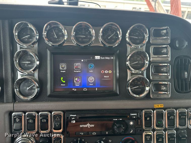 image for item DS2115 2016 Peterbilt 389  car carrier truck with car carrier trailer