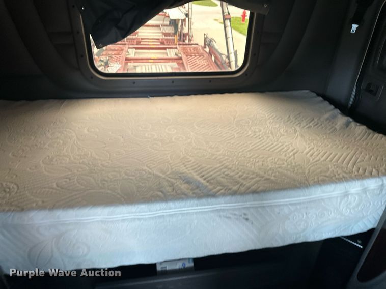 image for item DS2115 2016 Peterbilt 389  car carrier truck with car carrier trailer