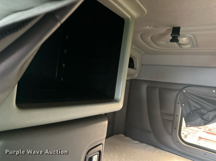 image for item DS2115 2016 Peterbilt 389  car carrier truck with car carrier trailer