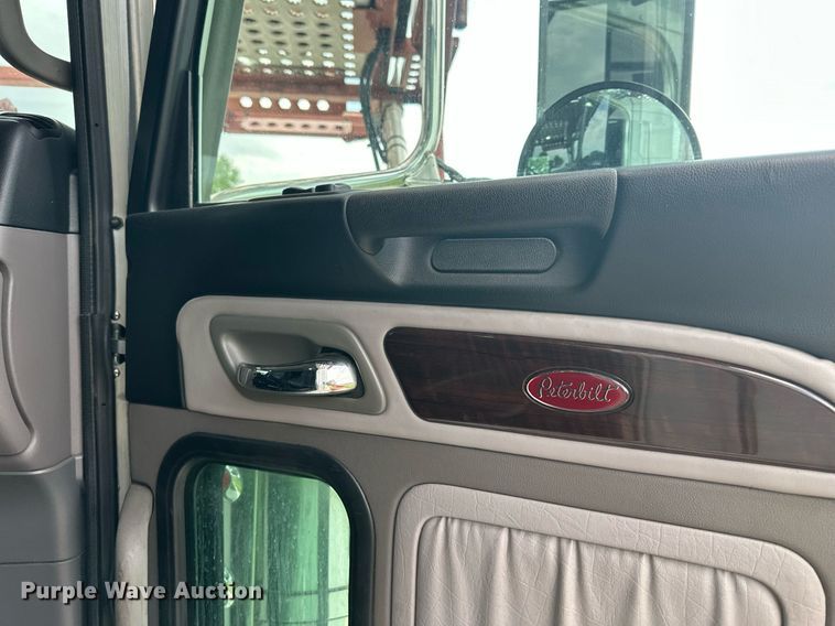 image for item DS2115 2016 Peterbilt 389  car carrier truck with car carrier trailer