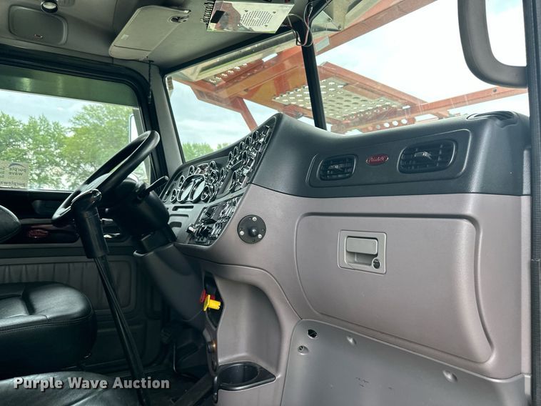 image for item DS2115 2016 Peterbilt 389  car carrier truck with car carrier trailer