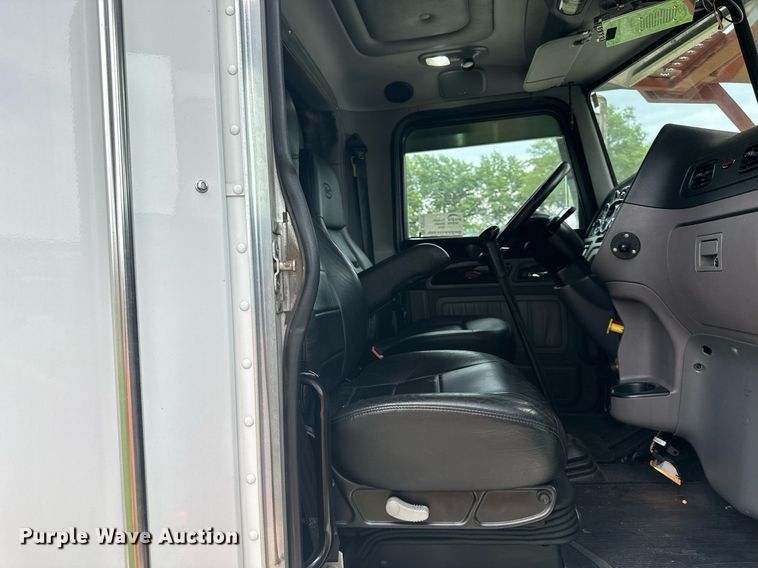 image for item DS2115 2016 Peterbilt 389  car carrier truck with car carrier trailer