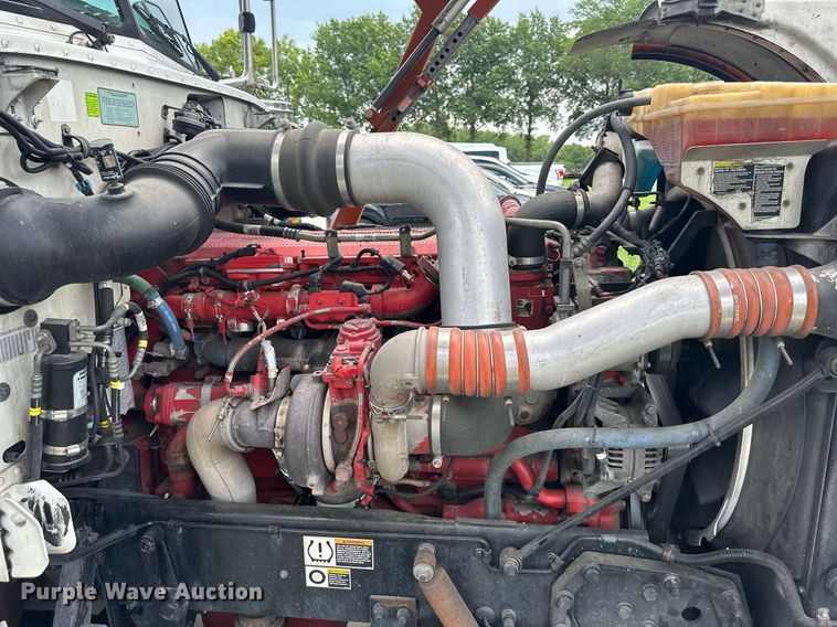 image for item DS2115 2016 Peterbilt 389  car carrier truck with car carrier trailer