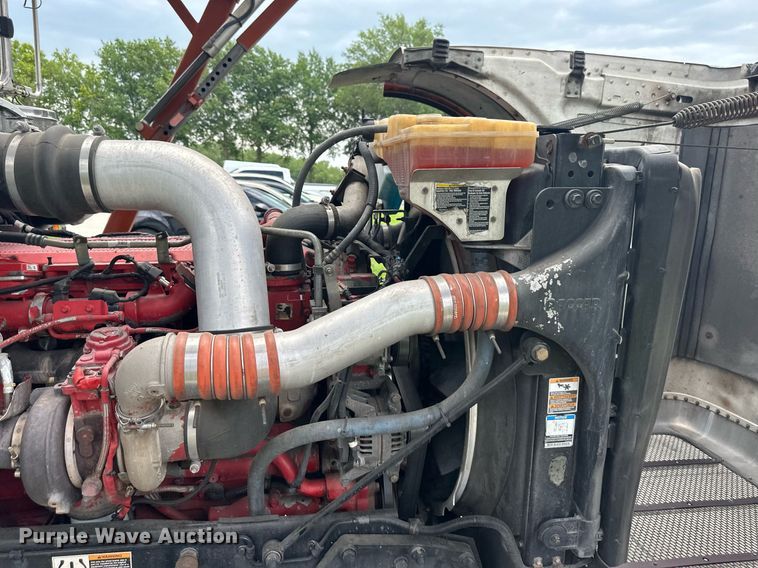 image for item DS2115 2016 Peterbilt 389  car carrier truck with car carrier trailer