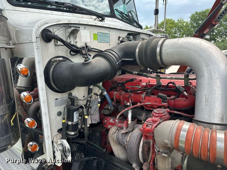 image for item DS2115 2016 Peterbilt 389  car carrier truck with car carrier trailer