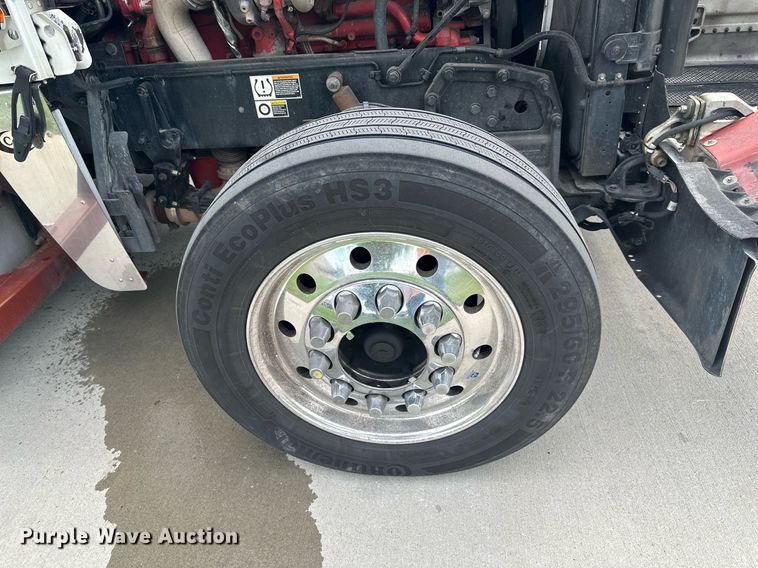 image for item DS2115 2016 Peterbilt 389  car carrier truck with car carrier trailer