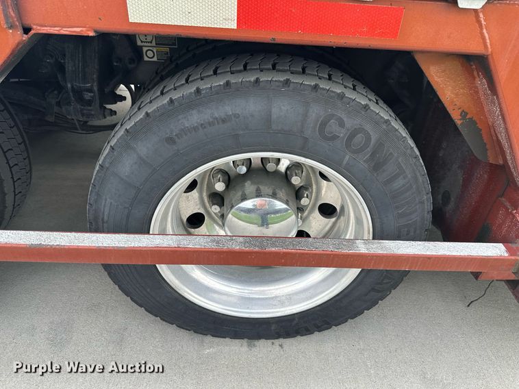 image for item DS2115 2016 Peterbilt 389  car carrier truck with car carrier trailer