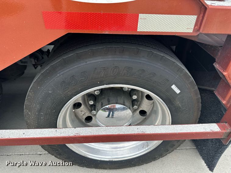 image for item DS2115 2016 Peterbilt 389  car carrier truck with car carrier trailer