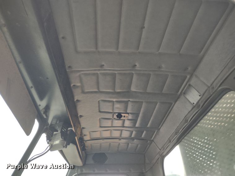 image for item JK9106 2011 Peterbilt 320  refuse truck