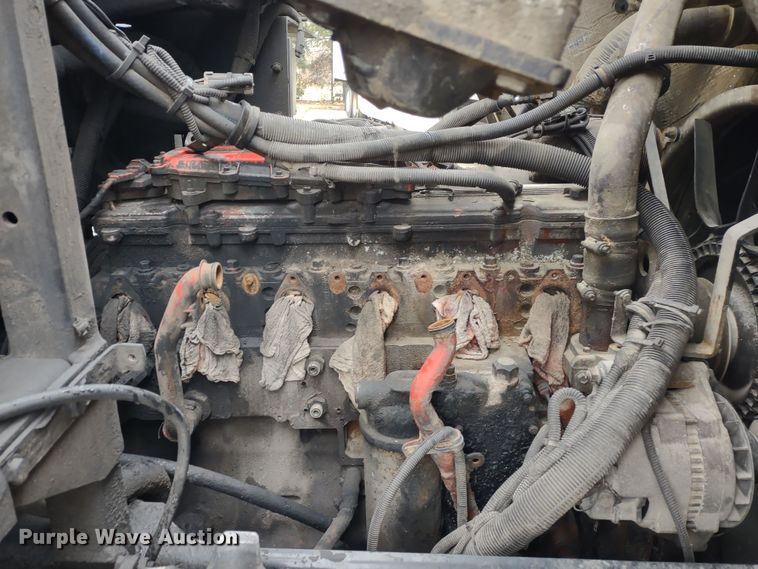 image for item JK9106 2011 Peterbilt 320  refuse truck