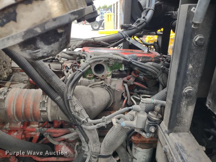 image for item JK9106 2011 Peterbilt 320  refuse truck