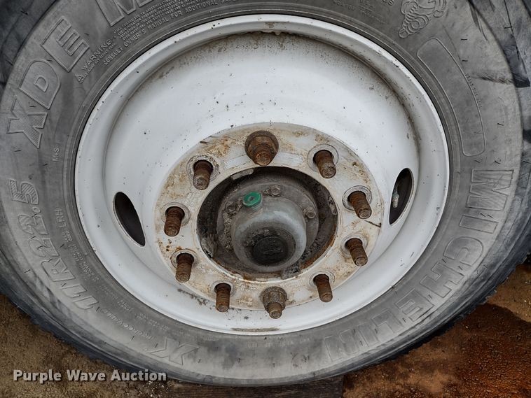 image for item JK9106 2011 Peterbilt 320  refuse truck