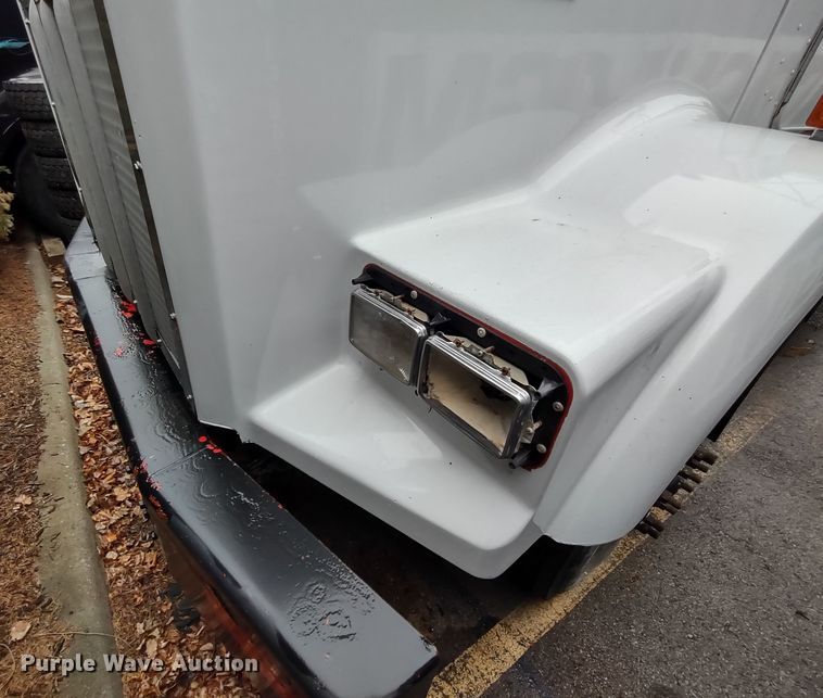 image for item JK9107 1999 Kenworth T800  semi truck