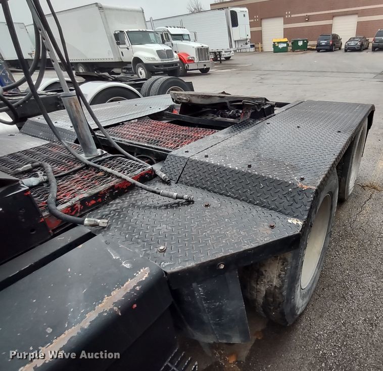 image for item JK9107 1999 Kenworth T800  semi truck